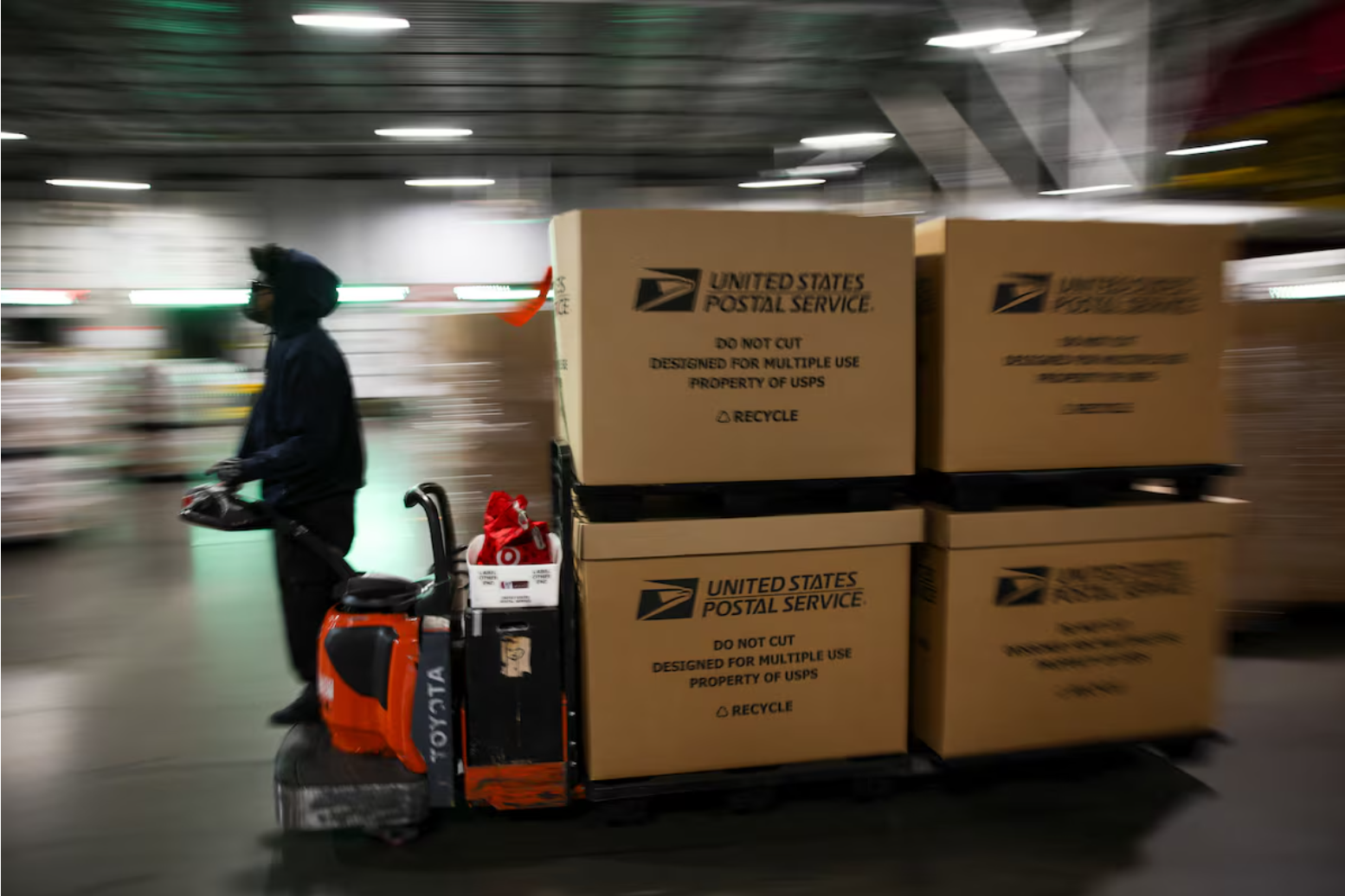 US_Postal_Service_opens_bidding_for_last‑mile_delivery_access_to_raise_revenue_reuters.png