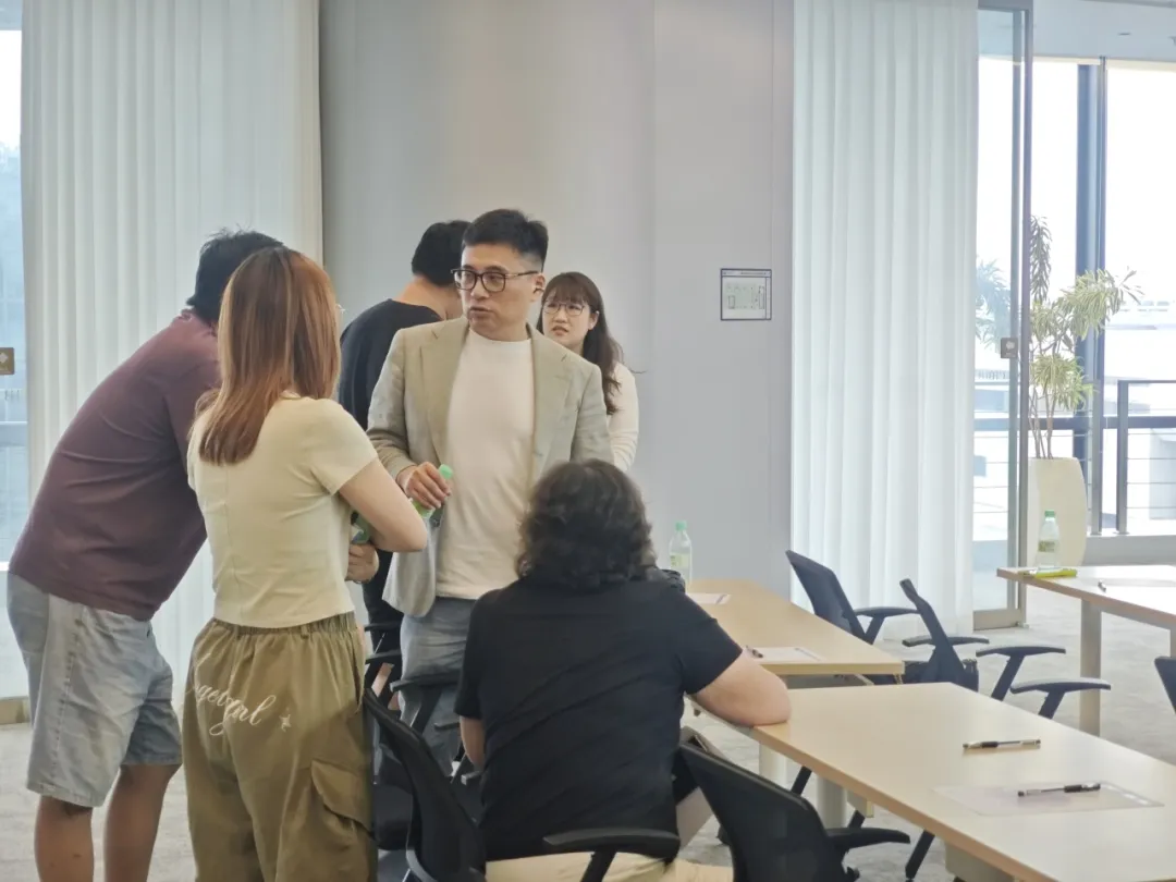 boss club 10.webp